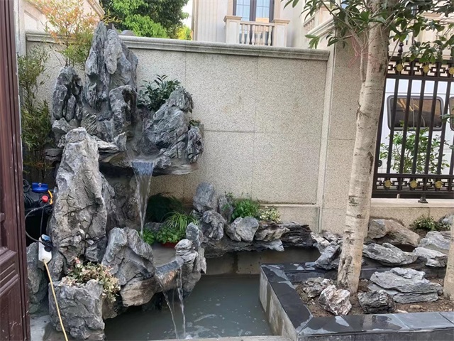 杭锦庭院假山鱼池的方位